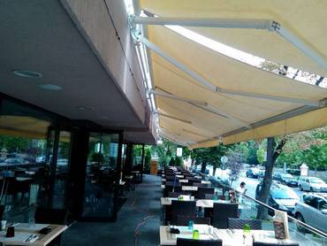 copertine retractabile fara caseta restaurant Osho 1